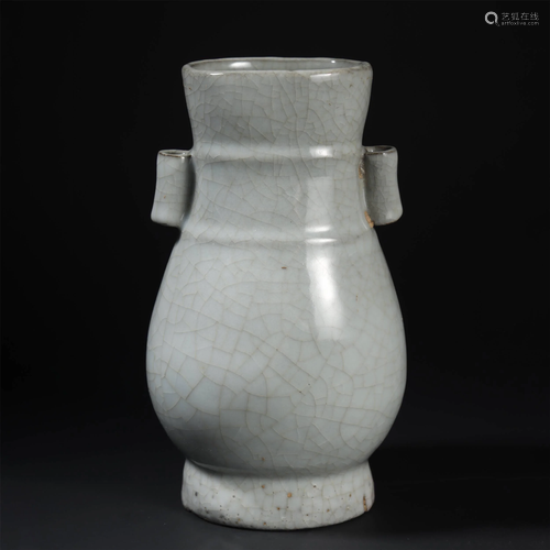 A VERY RARE GE-TYPE BRONZE-FORM VASE, HU