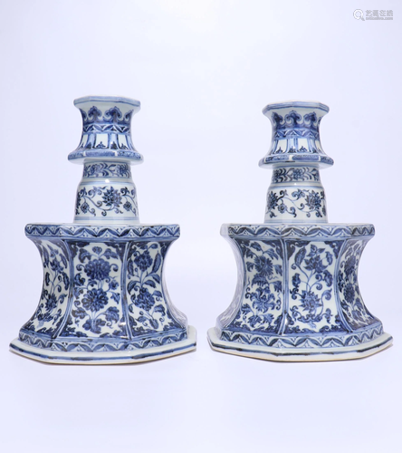 A PAIR OF CHINESE BLUE AND WHITE MING STYLE