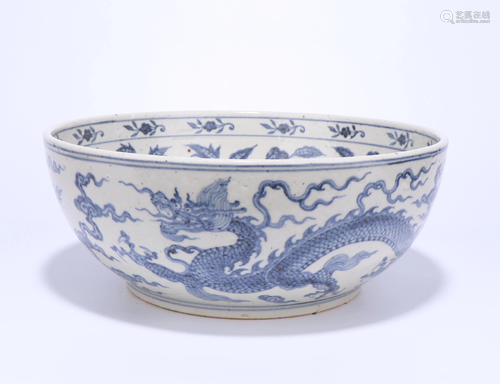 A CHINESE BLUE AND WHITE BOWL, MING DYNASTY