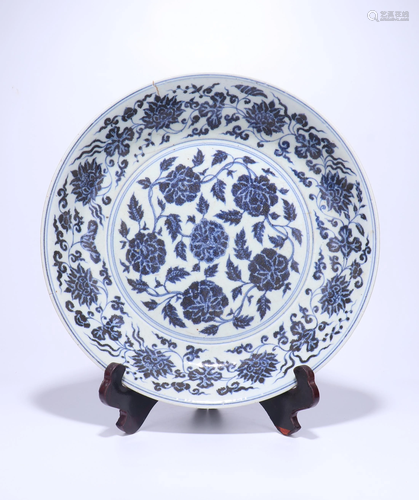 A CHINESE BLUE AND WHITE LOTUS DISH, MING D…