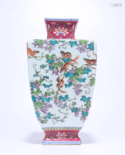 A CHINESE FAMILLE ROSE VASE WITH QIANLONG…