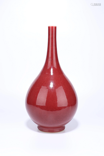 A CHINESE RED GLAZED BOTTLE VASE, QING DYNASTY