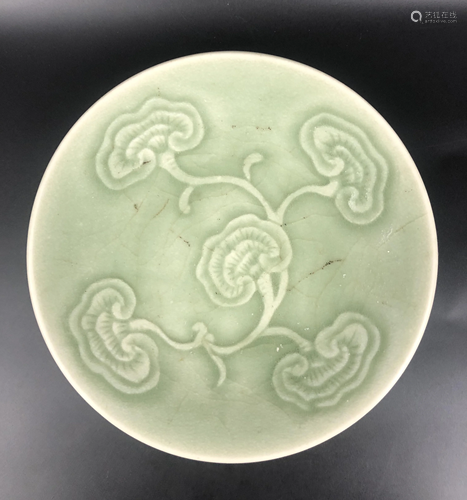 A CHINESE LIGHT GREEN GLAZED DISH WITH X…