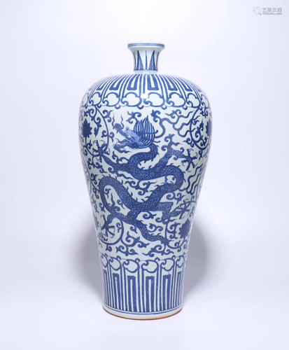 A CHINESE BLUE AND WHITE DRAGON VASE, MEIPI…