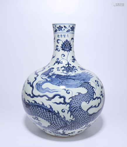 A CHINESE BLUE AND WHITE DRAGON VASE, TIAN…