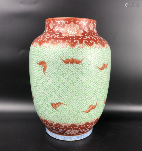 A CHINESE FAMILLE VERTE JAR, QING DYNASTY