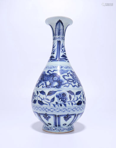 A CHINESE BLUE AND WHITE VASE, MING DYNASTY