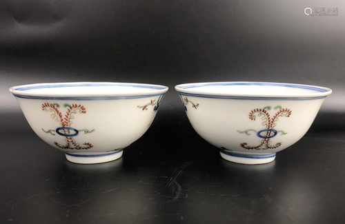 A PAIR OF CHINESE FLOWER BOWLS, LATE QING …