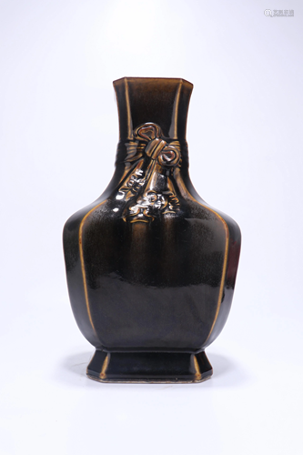 A CHINESE FLAMBE-GLAZED VASE, QING DYNASTY