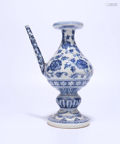 A CHINESE BLUE AND WHITE FLORAL EWER, MING …