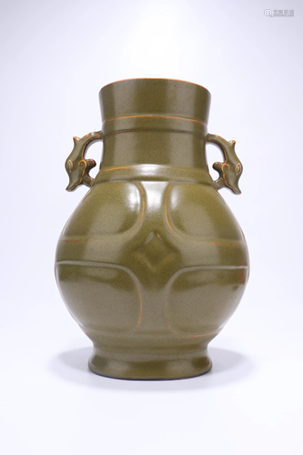 A CHINESE TEA DUST GLAZED VASE, QING DYNASTY