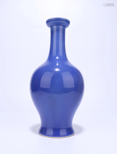 A CHINESE BLUE GLAZED VASE WITH QIANLO…