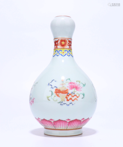 A CHINESE FAMILLE ROSE GARLIC HEAD VASE WIT…