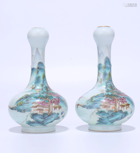 A PAIR OF FAMILLE ROSE VASES, QING DYNASTY