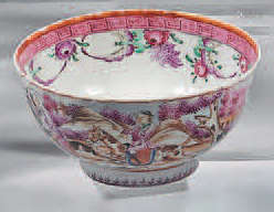 Small porcelain bowl. 18th century. Contoured shap…