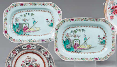 Pair of Chinese porcelain dishes. Qianlong, 18th c…