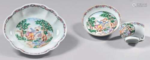Small tray, cup and saucer in china. Qianlong, 18t…