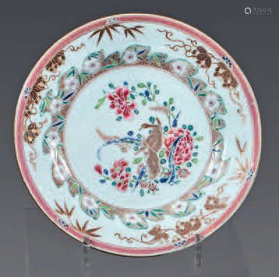 Chinese porcelain plate. Qianlong, 18th century. D…