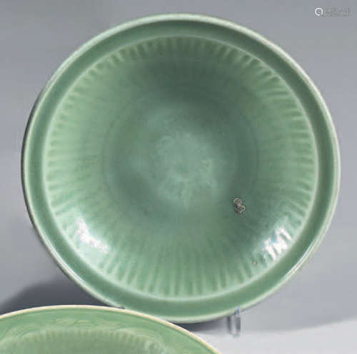 Chinese stoneware dish. Longquan, XV XVIth century…