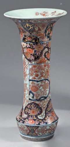Large cornet vase in Japanese porcelain. Late 17th…