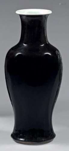 China porcelain vase. 19th century. Baluster shape…