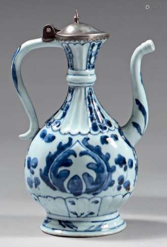Chinese porcelain ewer with silver frames. Kangxi …
