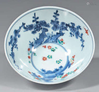 Small porcelain bowl from Japan. Circa 1700. Kakie…