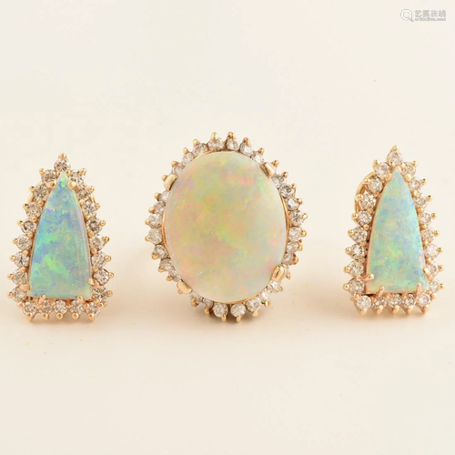 Opal, Diamond, 14k Yellow Gold Jewelry Suite.