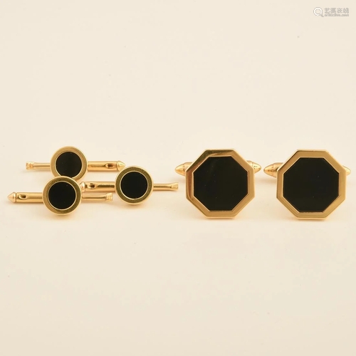 Black Onyx, 18k Yellow Gold Gent's Jewelry Suite.