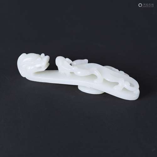 A WHITE JADE 'DRAGON' BELT HOOK, QING DYNASTY