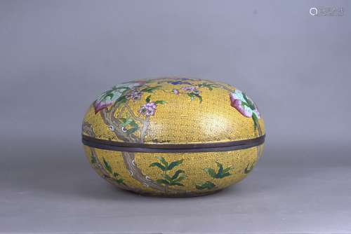 A CLOISONNE 'PEACH' BOX AND COVER