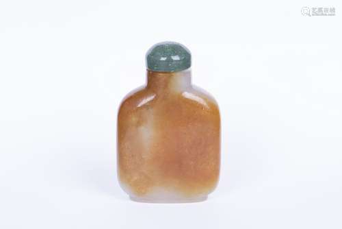 A CHINESE JADEITE 3-COLOR SNUFF BOTTLE, QING DYNASTY