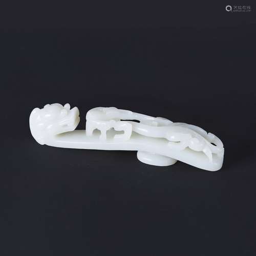 A WHITE JADE 'DRAGON' BELT HOOK, QING DYNASTY