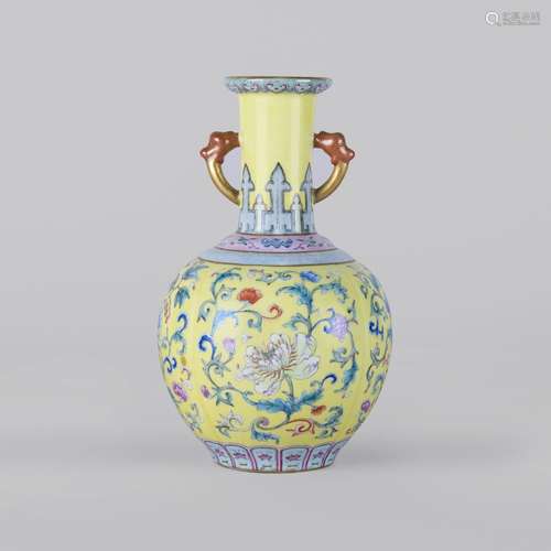 A YELLOW GROUND YANGCAI 'FLOWER' LOBED VASE, REPUBLIC PERIOD