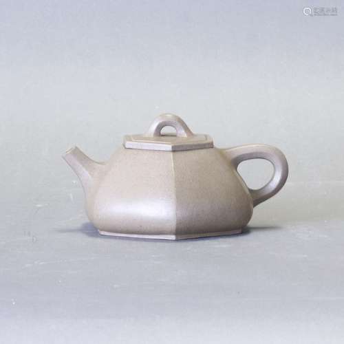 A HEXAGONAL ZISHA TEAPOT