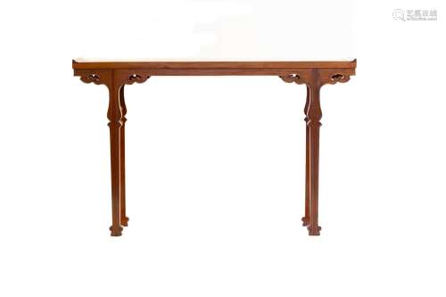 A RECESSED-LEG HARDWOOD CHINESE ALTAR TABLE (Y)