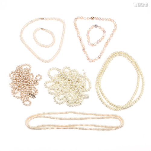 Eight Pearl and Faux Pearl Jewelry Items