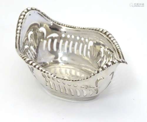 A silver bon bon dish hallmarked Birmingham 1905 maker Charles S Green & Co Ltd, 3 1/4