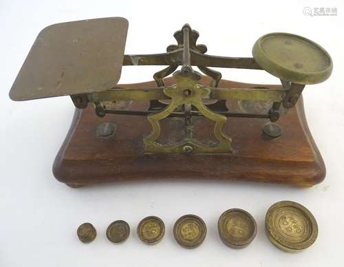 A set of Victorian postal scales with 6 weights. Approx. 3 3/4