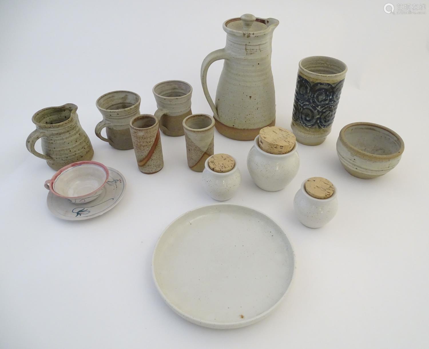 A quantity of ceramic items, to include three Pentik of Finland storage  pots with cork stoppers,－【Deal Price Picture】