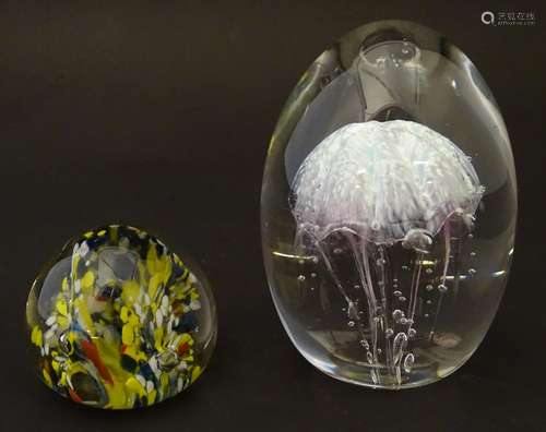 Glass: a 20thC studio glass paperweight by Eric Simonin, France, of knop form with internal