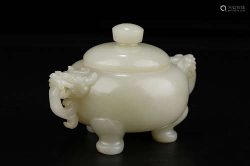 CHINESE CARVED HETIAN JADE CENSER