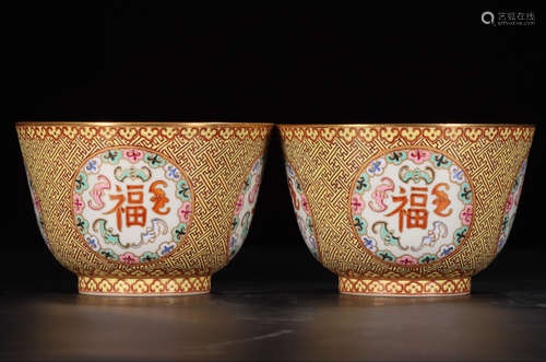 PAIR OF CHINESE GILT FAMILLE ROSE BOWL