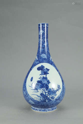 CHINESE BLUE & WHITE VASE