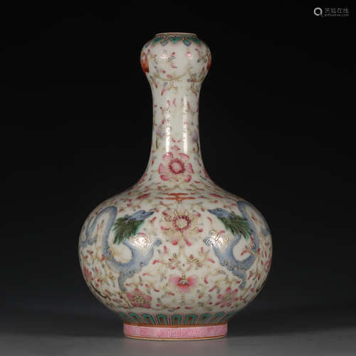 QIANLONG MARK, CHINESE GILT FAMILL ROSE VASE