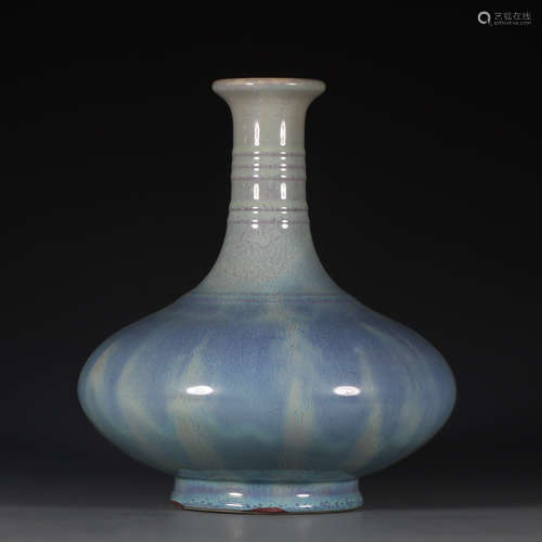 YONGZHENG MARK, CHINESE CELADON GLAZED VASE