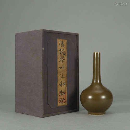 CHINESE TEA-DUST GLAZED VASE