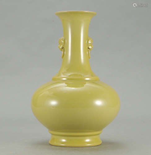 YONGZHENG MARK, CHINESE YELLOW GLAZED LONG NECK VASE