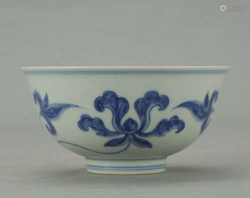 CHENGHUA MARK, CHINESE BLUE & WHITE FLOWER BOWL