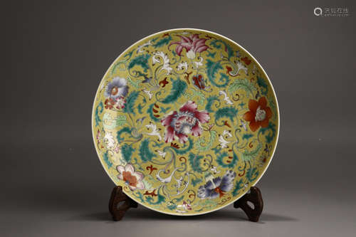 GUANGXU MARK, CHINESE YELLOW GROUND FAMILLE ROSE PLATE